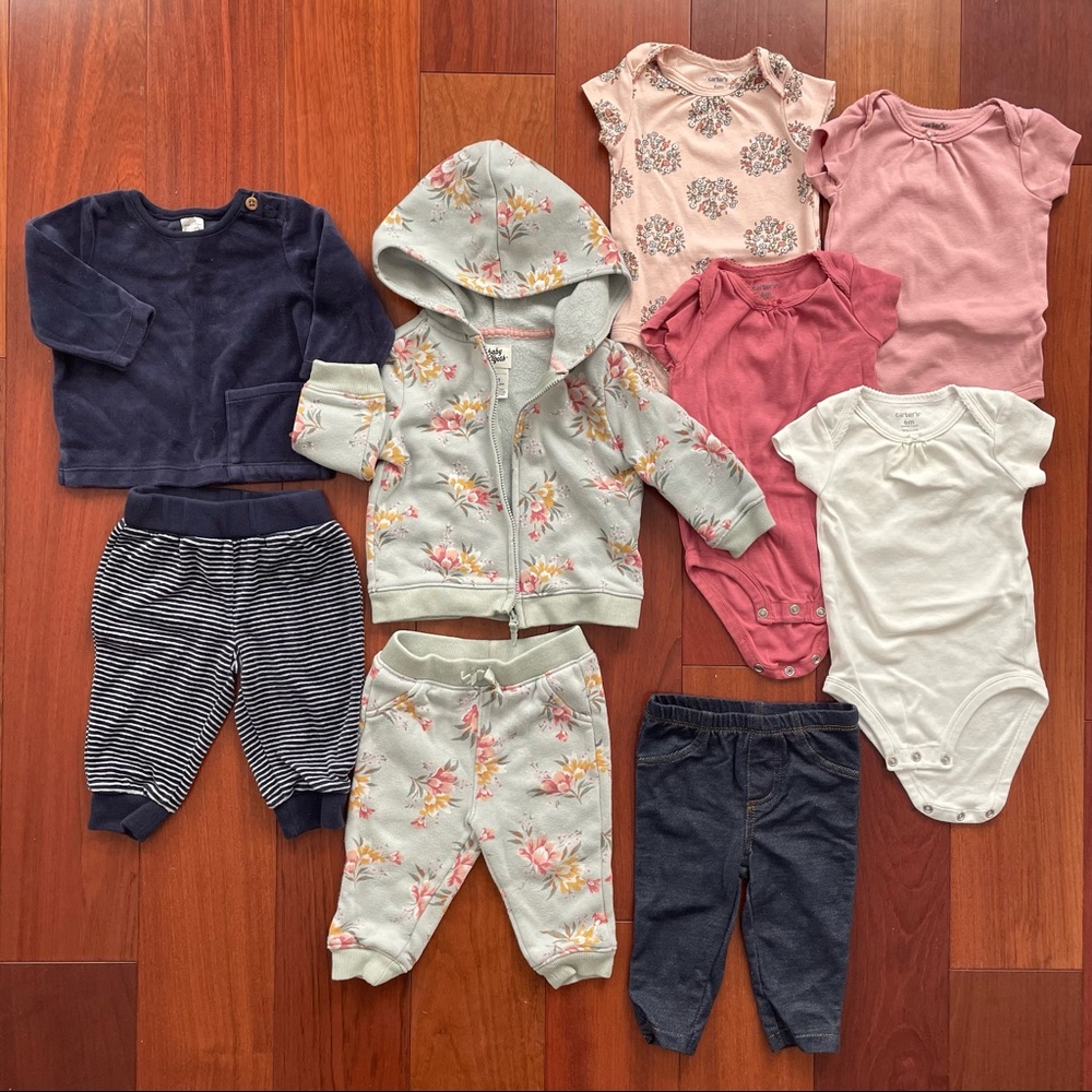 Carters & Baby B’gosh Lot / Bundle
- Baby Girl Clothing ⭐️ Bundle ⭐️ - Size 6m